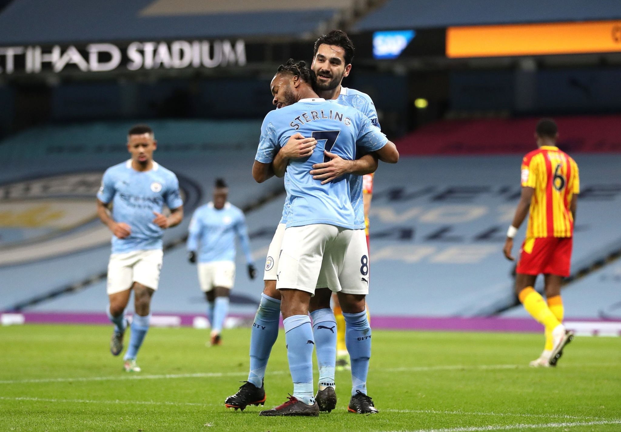 中显得无能 中显得无能